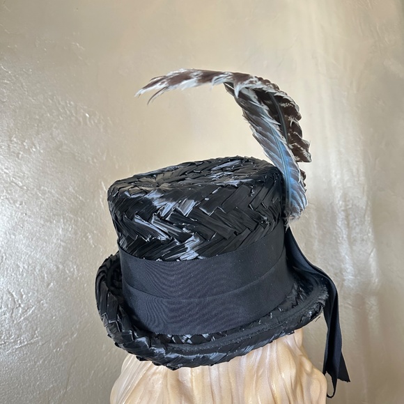 ENTICING 1960\'s BLACK STRAW TOP HAT + TALL CURLY FEATHERS & WIDE GROSGRAIN BAND main image 13